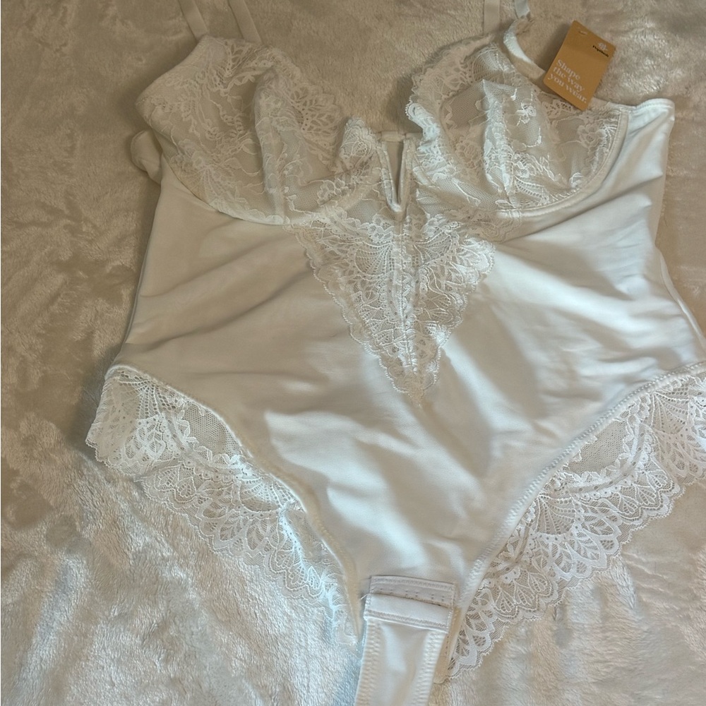 Popilush Elegant White Lace Shapewear Bodysuit